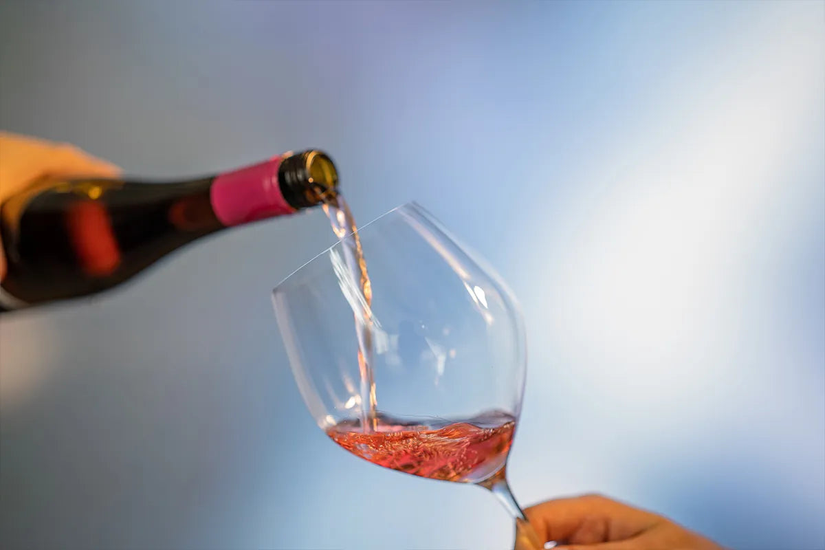 Rosewein einschenken bei der Wine and Beats Rose Edition