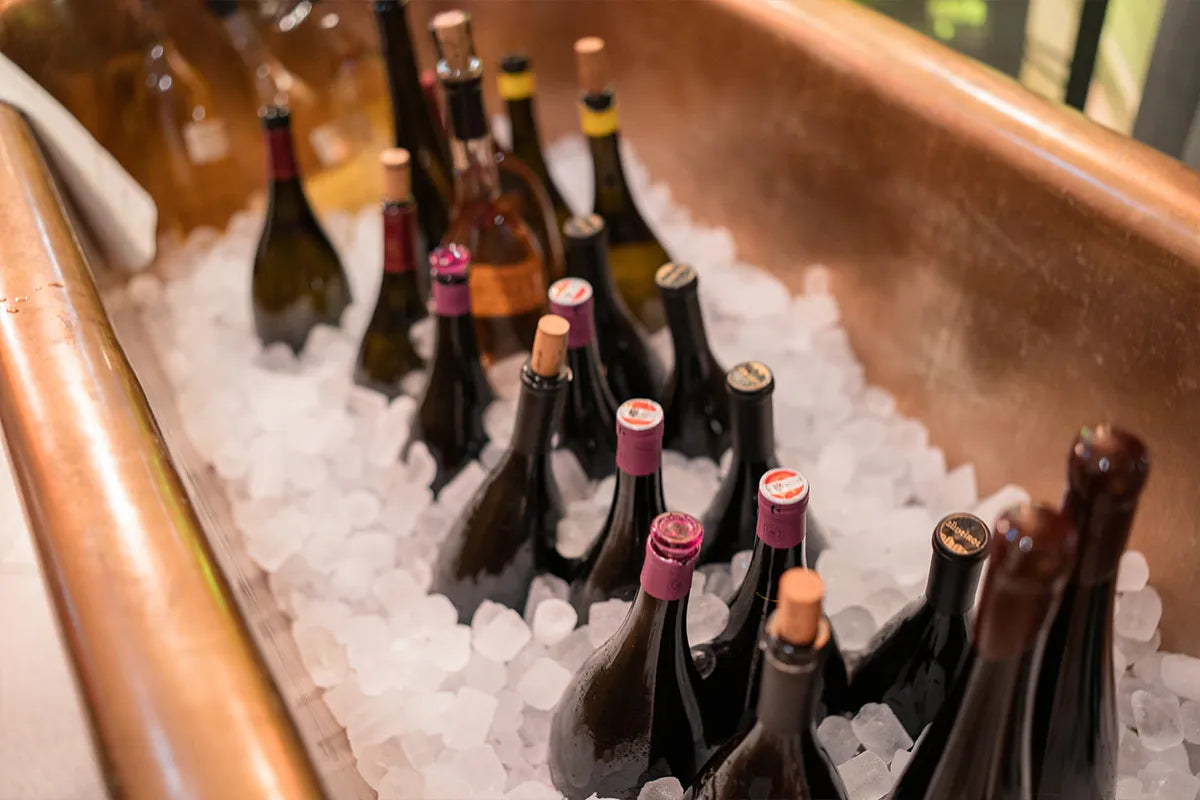 Badewanne mit Eis bei Big Bottle BBQ Party