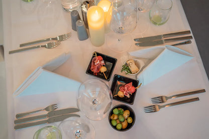 Tisch mit Antipasti bei Big Bottle BBQ Party XXL Edition